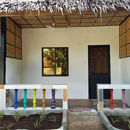 Lennon'S Place Backpacker Hostel Panglao Exterior photo