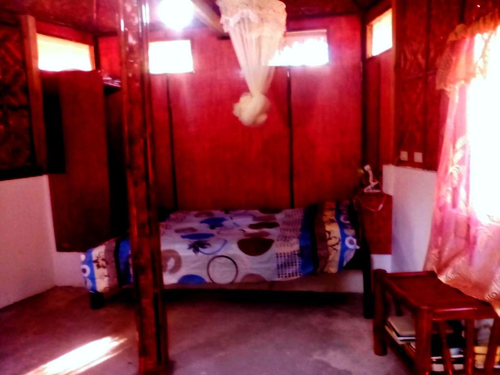 Lennon'S Place Backpacker Hostel Panglao Exterior photo