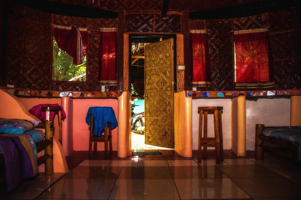 Lennon'S Place Backpacker Hostel Panglao Exterior photo